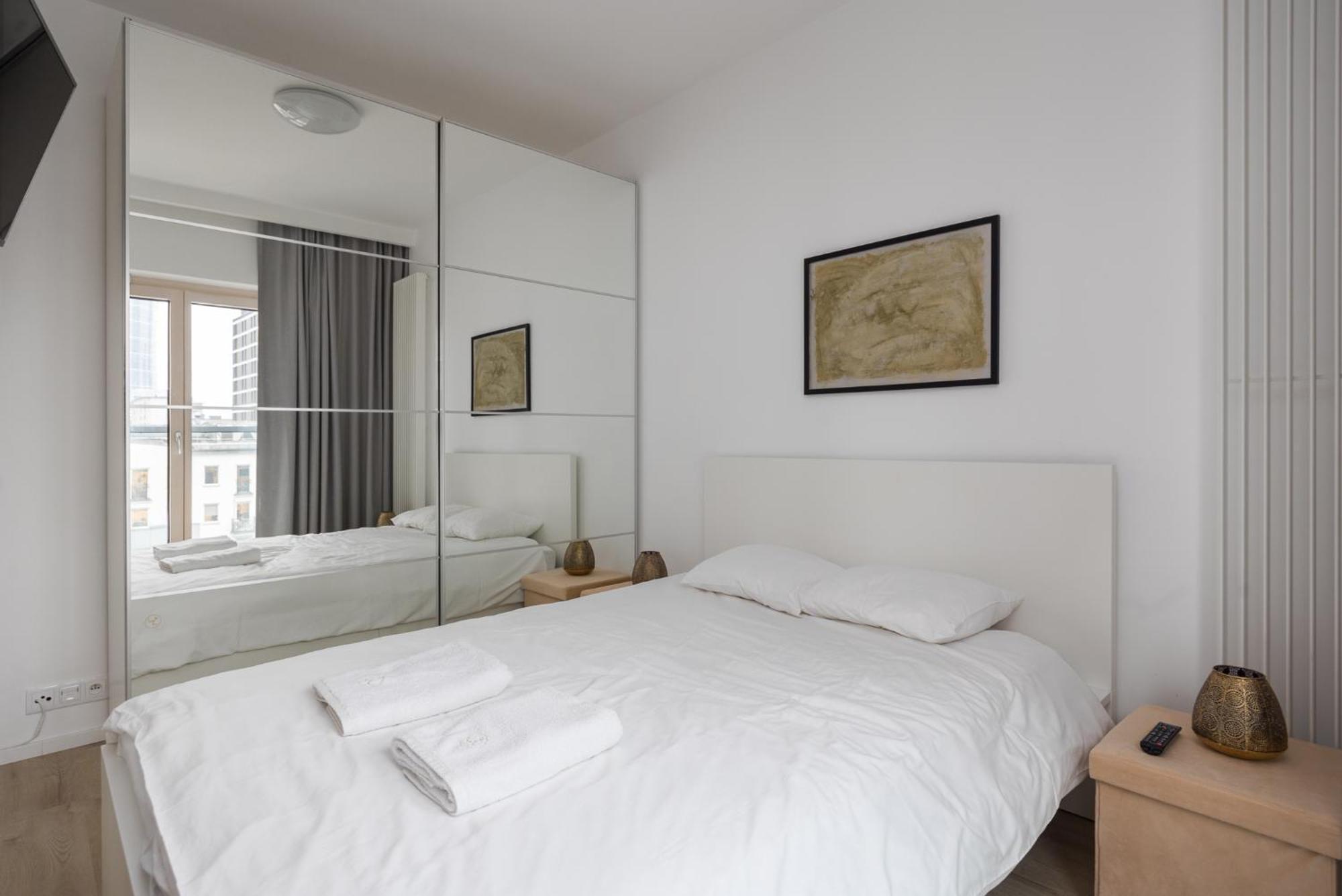 Vipwarsawapartments Onyx Mennica Residence エクステリア 写真